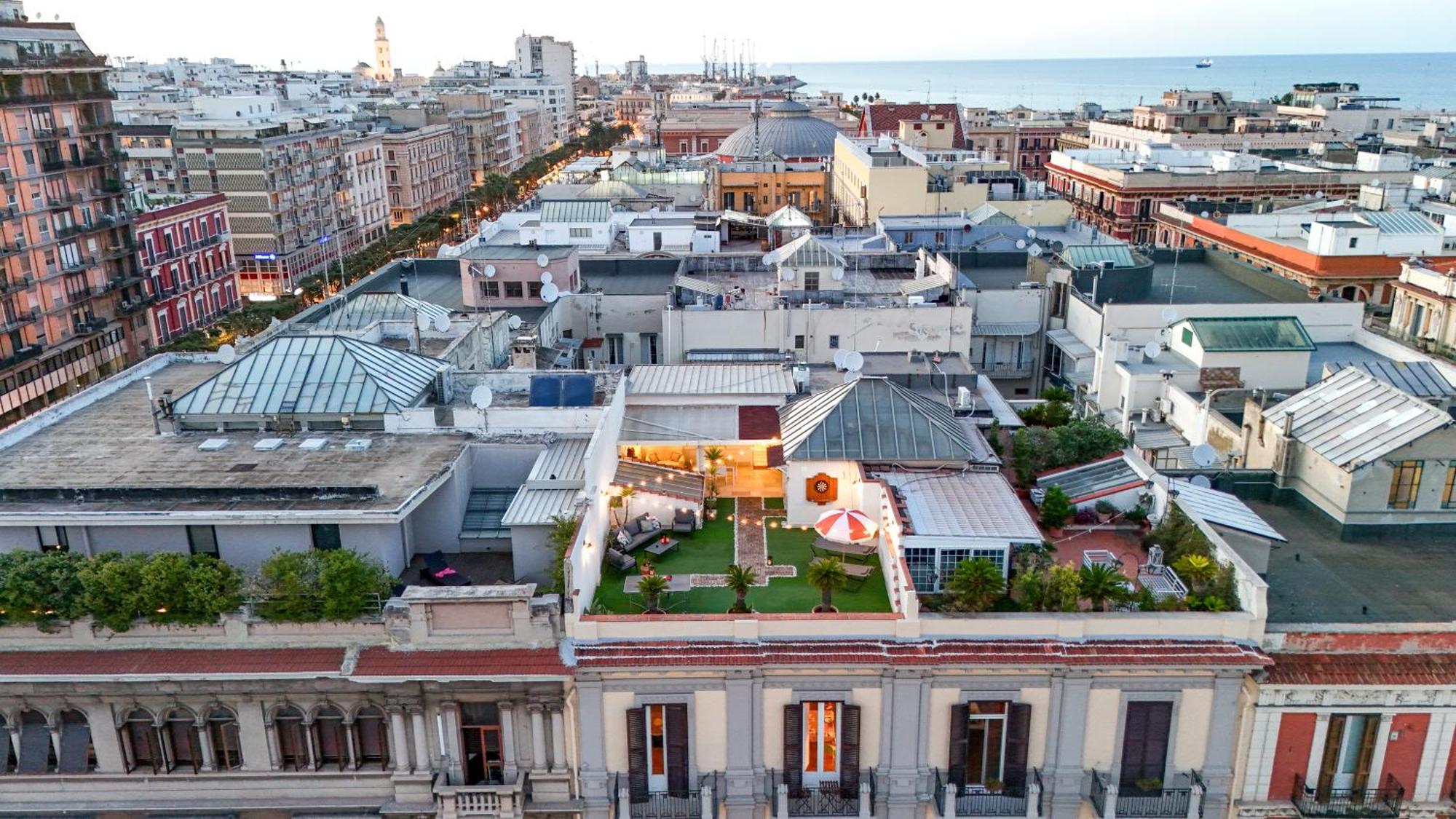 150mq Rooftop Paradise - Spacious Private Terrace Bari